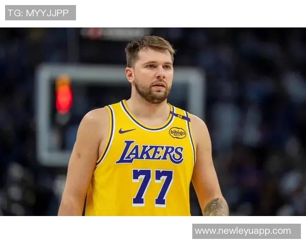 东契奇谈第三节表现强调球队风格与球员享受比赛的乐趣 东契奇谈第三节表现强调球队风格与球员享受比赛的乐趣