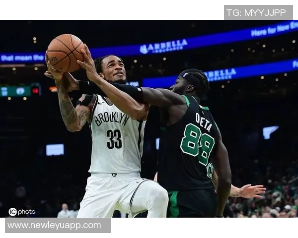 克拉克斯顿单赛季两次三双成篮网新星继承者紧随KD哈登之后