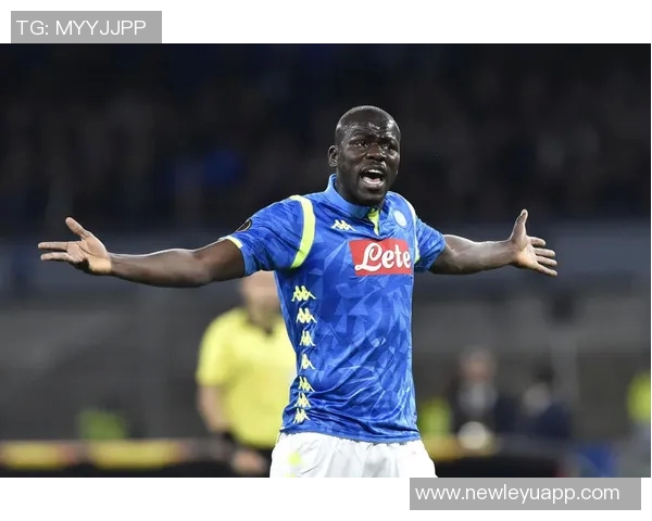 那不勒斯主席德劳伦蒂斯与利雅得胜利CEO合影展示C罗球衣引发热议